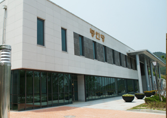 E하늘 보건복지부 장사정보서비스 포털 제공 이미지 - 봉안당 전경