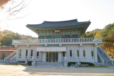 E하늘 보건복지부 장사정보서비스 포털 제공 이미지 - 용학사 목련관