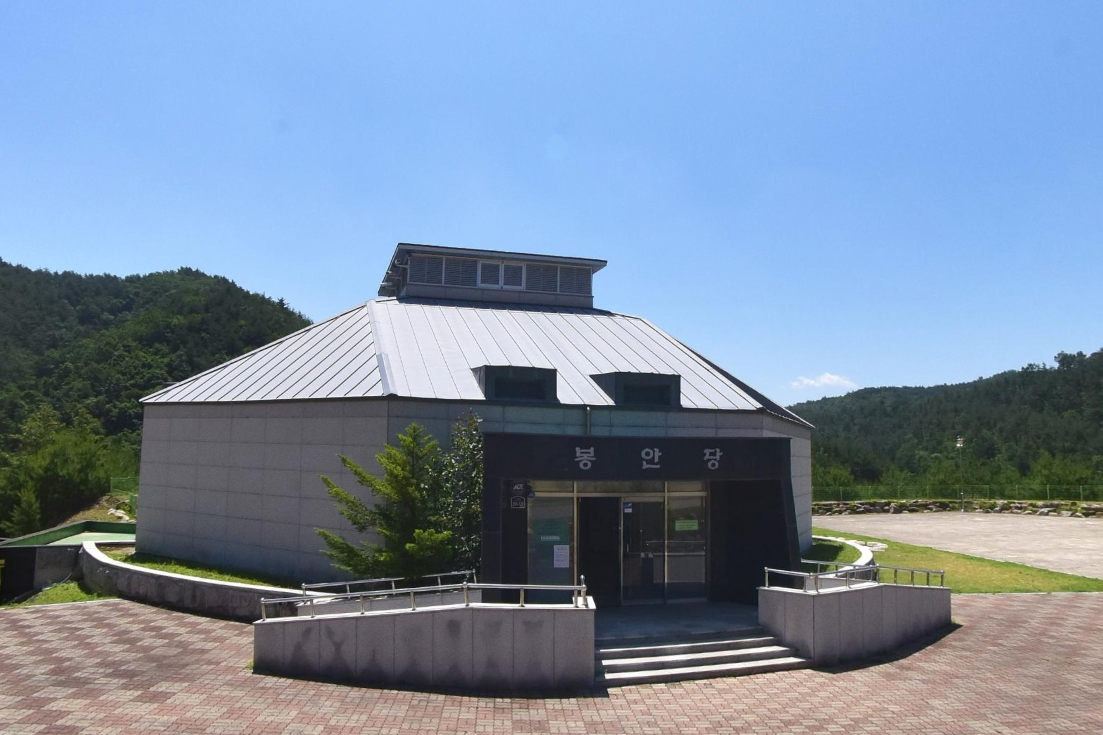 E하늘 보건복지부 장사정보서비스 포털 제공 이미지 - 양양군공설묘원 봉안당
